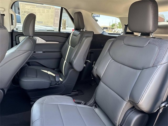 New 2025 Ford Explorer Active w/ Active Comfort Package image 6