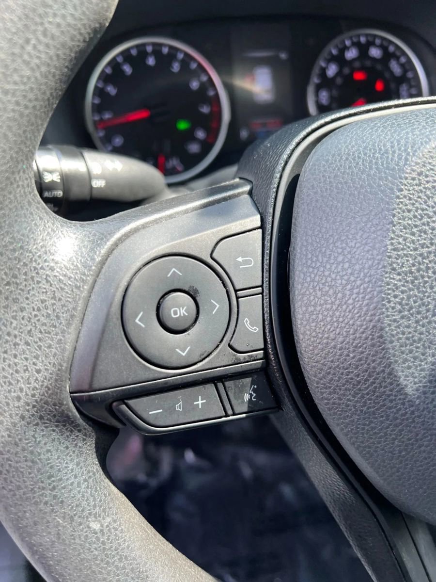 Used 2021 Toyota RAV4 XLE image 16