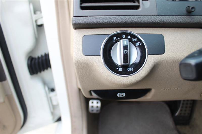 Used 2010 Mercedes-Benz C 300 4MATIC Sedan w/ Premium 1 Pkg image 18