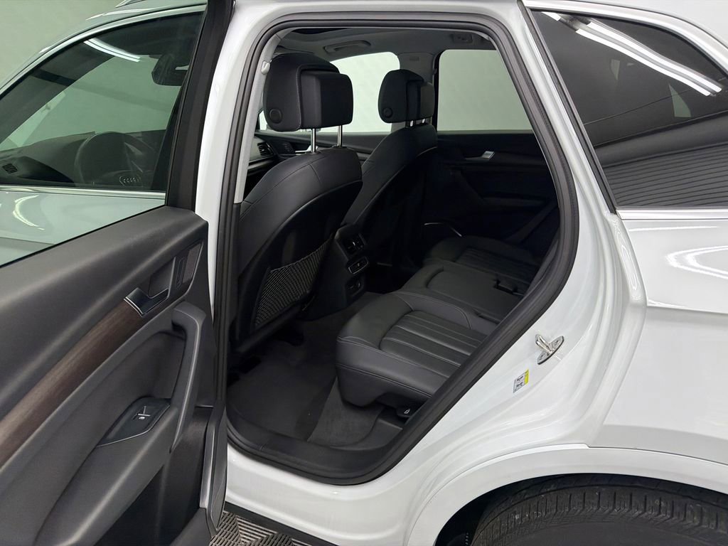 Used 2023 Audi Q5 2.0T Premium w/ Convenience Package AWD/4WD image 23