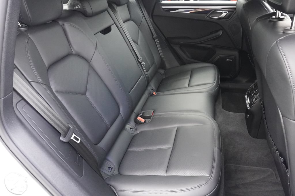 Used 2022 Porsche Macan AWD/4WD image 27
