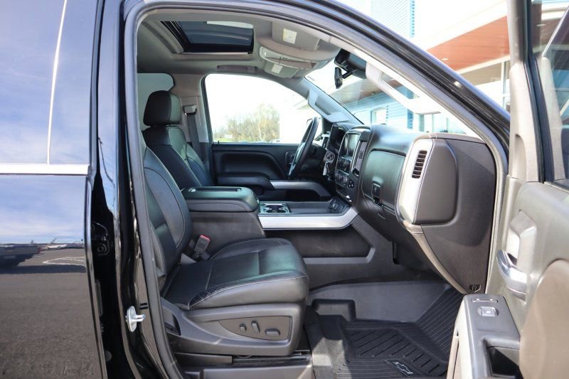 Used 2018 Chevrolet Silverado 1500 LTZ Z71 w/ LTZ Plus Package AWD/4WD image 21