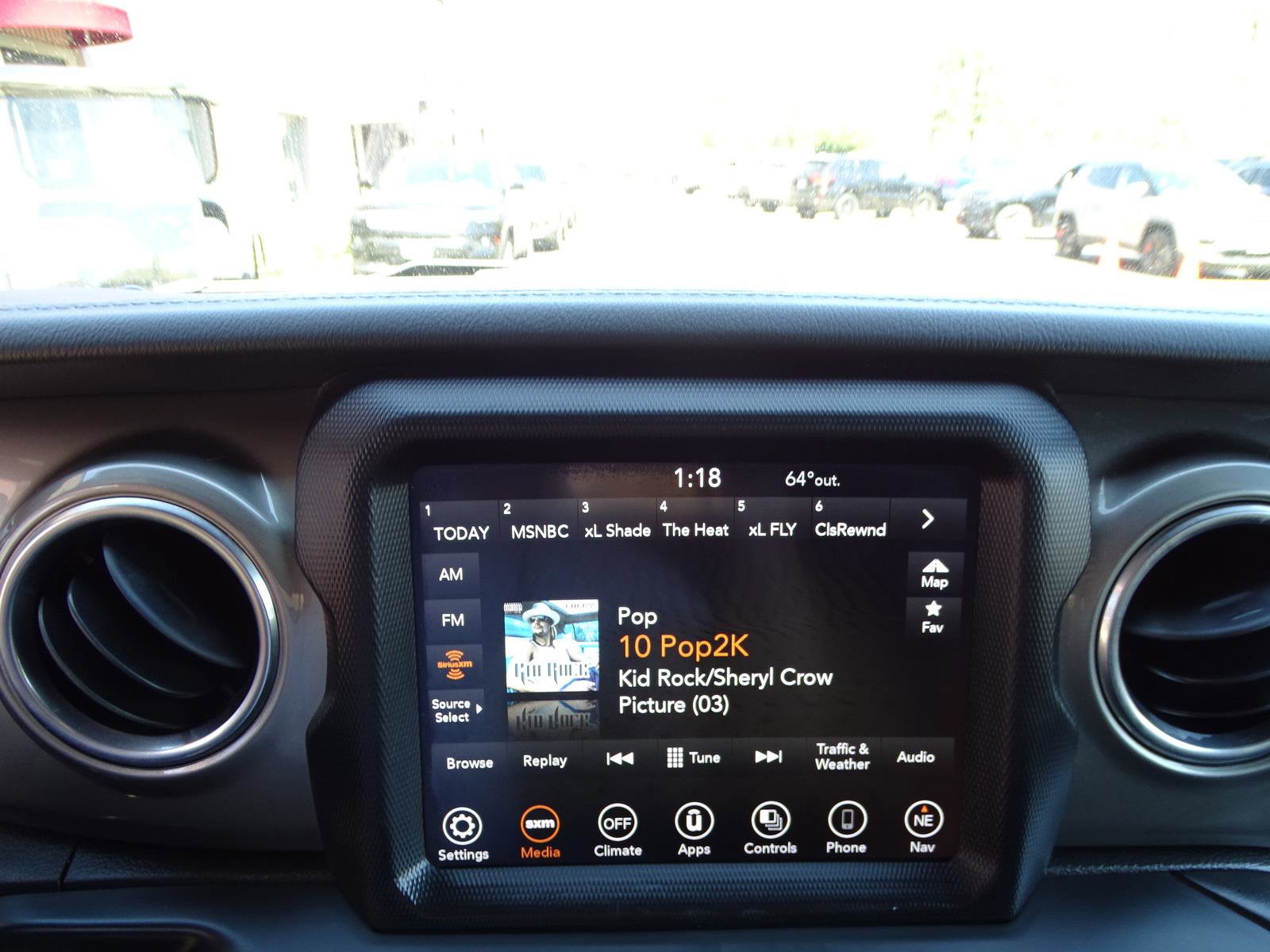 Used 2018 Jeep Wrangler Unlimited Sahara image 22