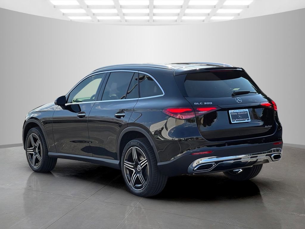 Used 2026 Mercedes-Benz GLC 300 image 4