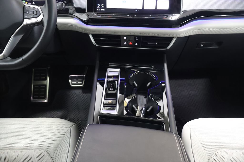 Used 2024 Volkswagen Atlas Cross Sport SEL Premium R-Line image 20