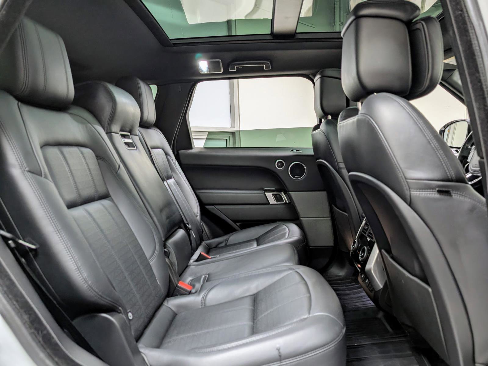 Used 2019 Land Rover Range Rover Sport HSE Dynamic image 20