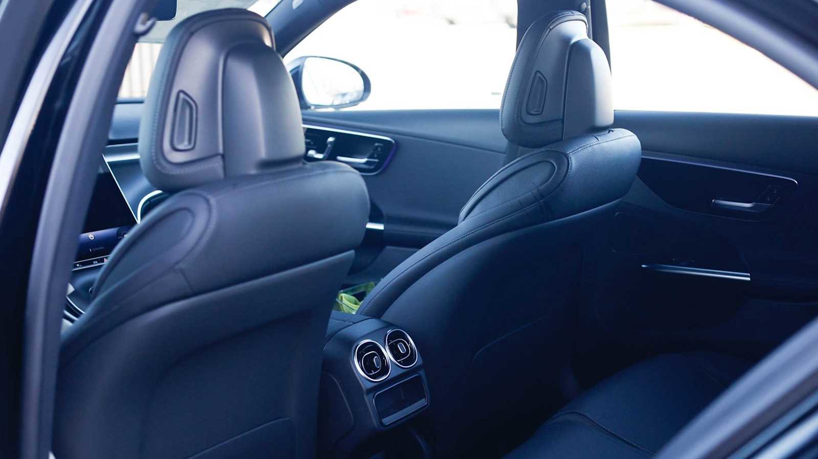 New 2026 Mercedes-Benz C 300 4MATIC Sedan image 16