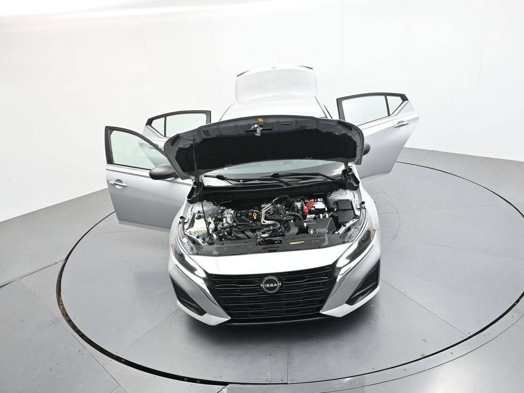 Used 2024 Nissan Altima 2.5 SV FWD image 41