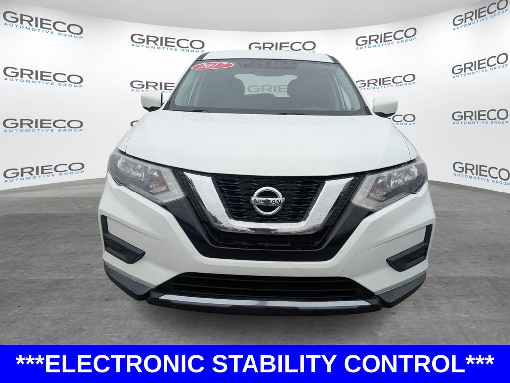 Used 2017 Nissan Rogue S image 2