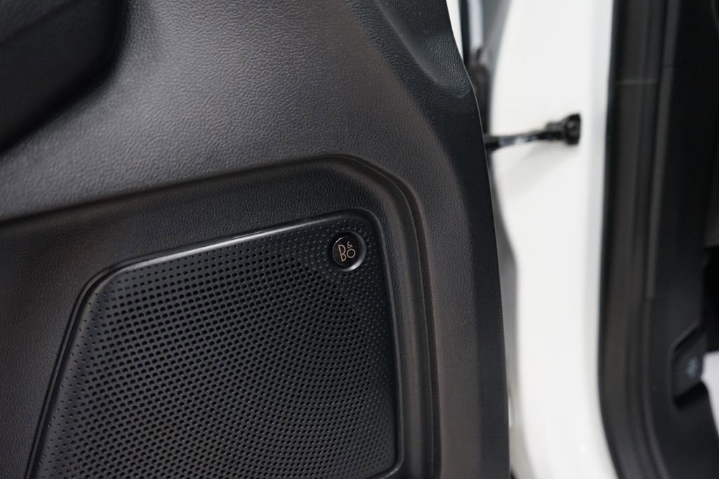 Used 2020 Ford Escape Titanium image 25