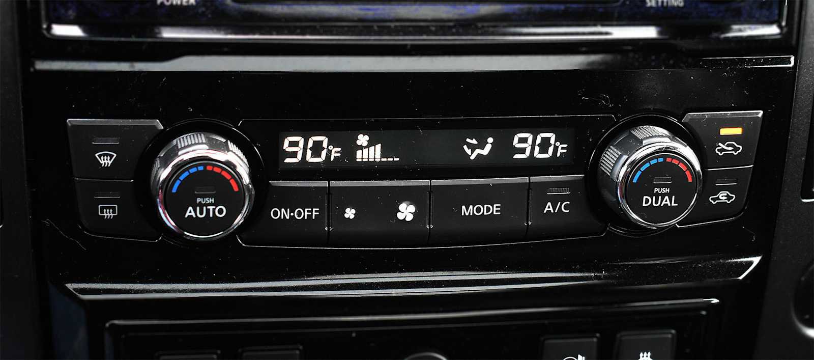 Used 2021 Nissan Titan PRO-4X w/ Pro-4x Convenience Package image 22