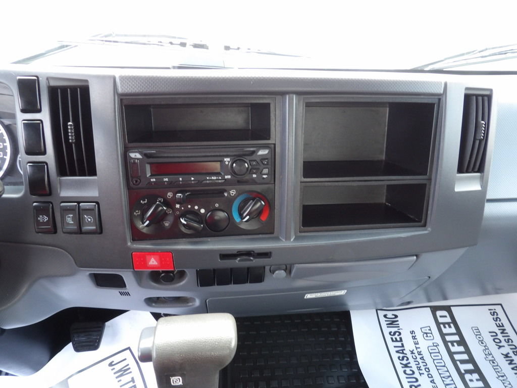 Used 2021 Isuzu NPR RWD image 21