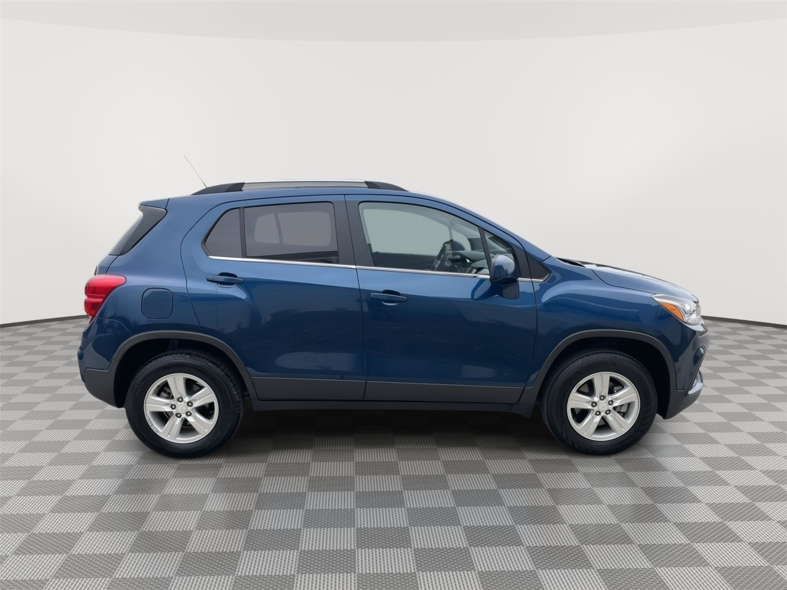 Used 2020 Chevrolet Trax LT AWD/4WD image 9