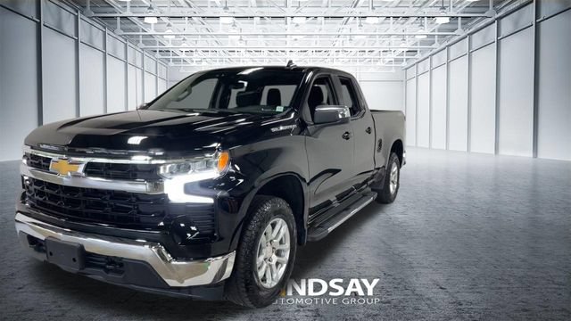 Used 2023 Chevrolet Silverado 1500 LT AWD/4WD image 5