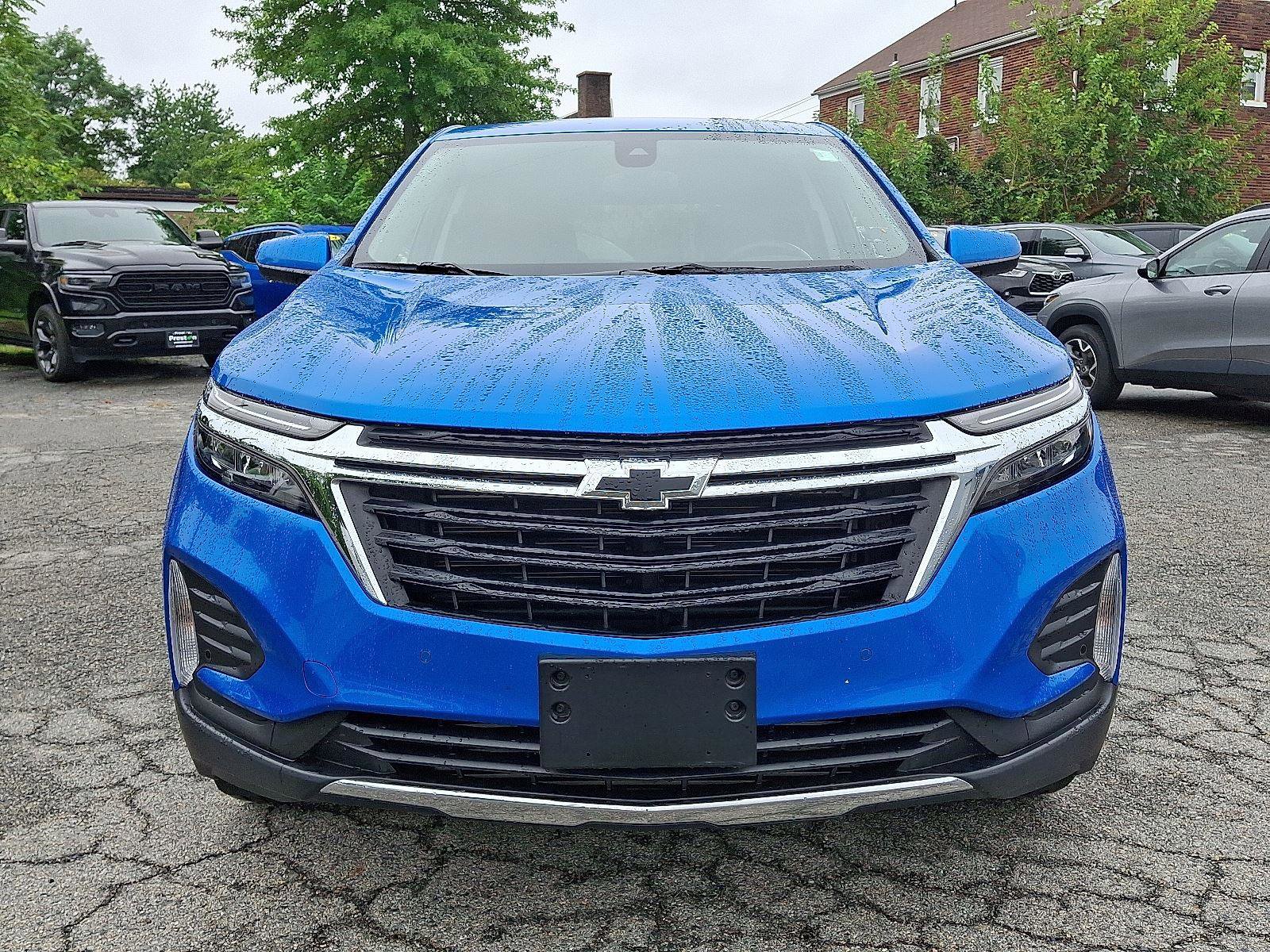 Used 2024 Chevrolet Equinox LT image 2
