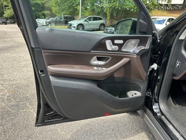 Used 2023 Mercedes-Benz GLS 450 4MATIC image 14