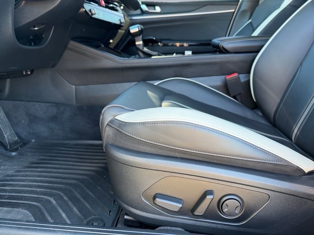 Used 2025 Kia K5 GT-Line w/ GT-Line Premium Package image 15