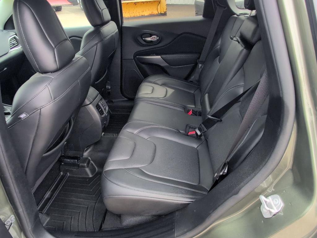 Used 2021 Jeep Cherokee Latitude Lux w/ Comfort/Convenience Group AWD/4WD image 15