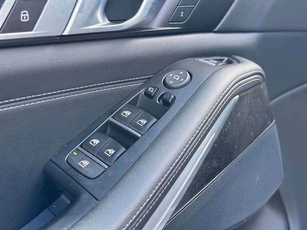 Used 2023 BMW X5 xDrive40i w/ Premium Package image 22