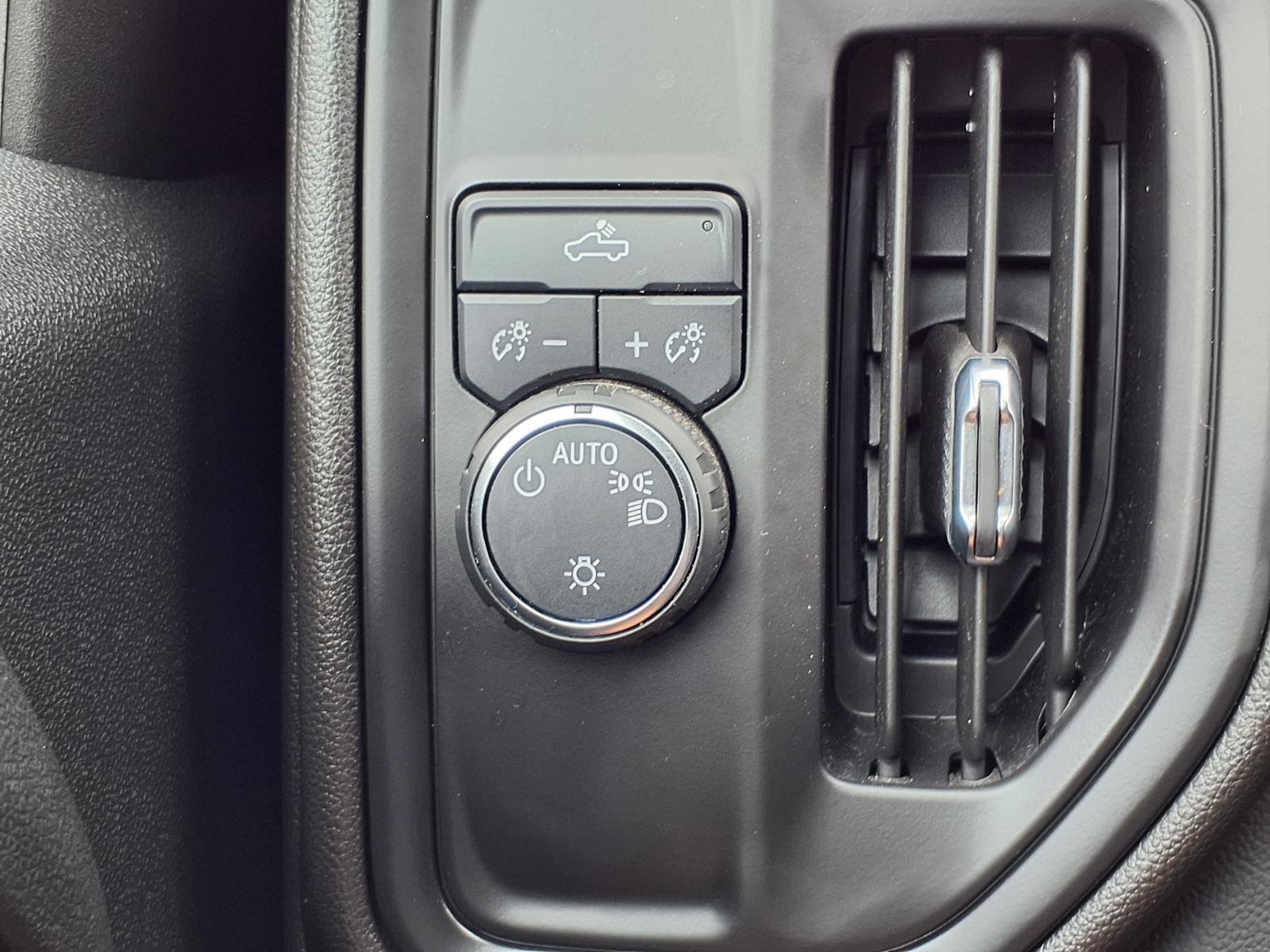 Used 2024 Chevrolet Silverado 1500 Custom w/ LPO, Dark Essentials Package image 10