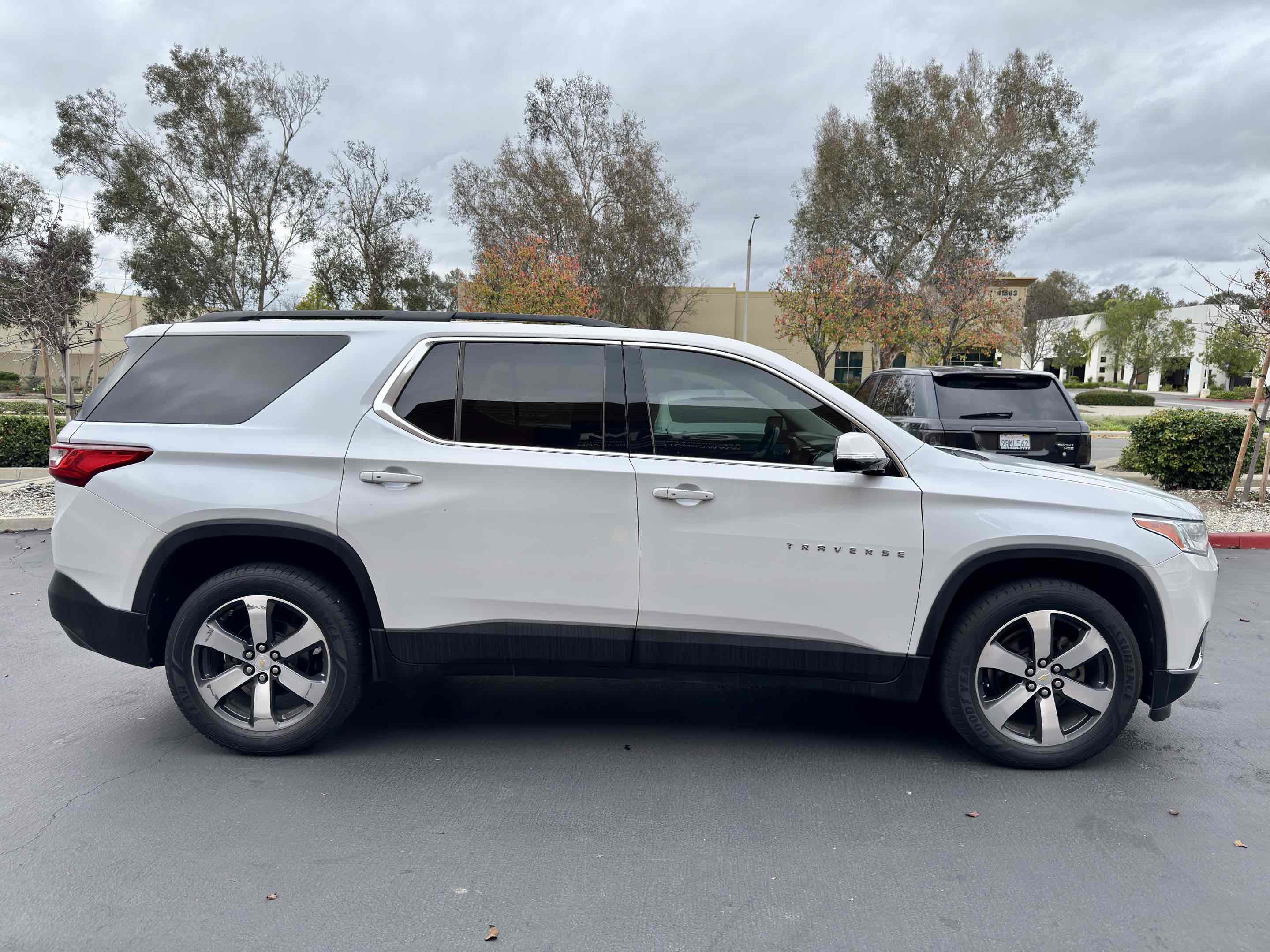 Used 2019 Chevrolet Traverse LT w/ LT Premium Package image 7
