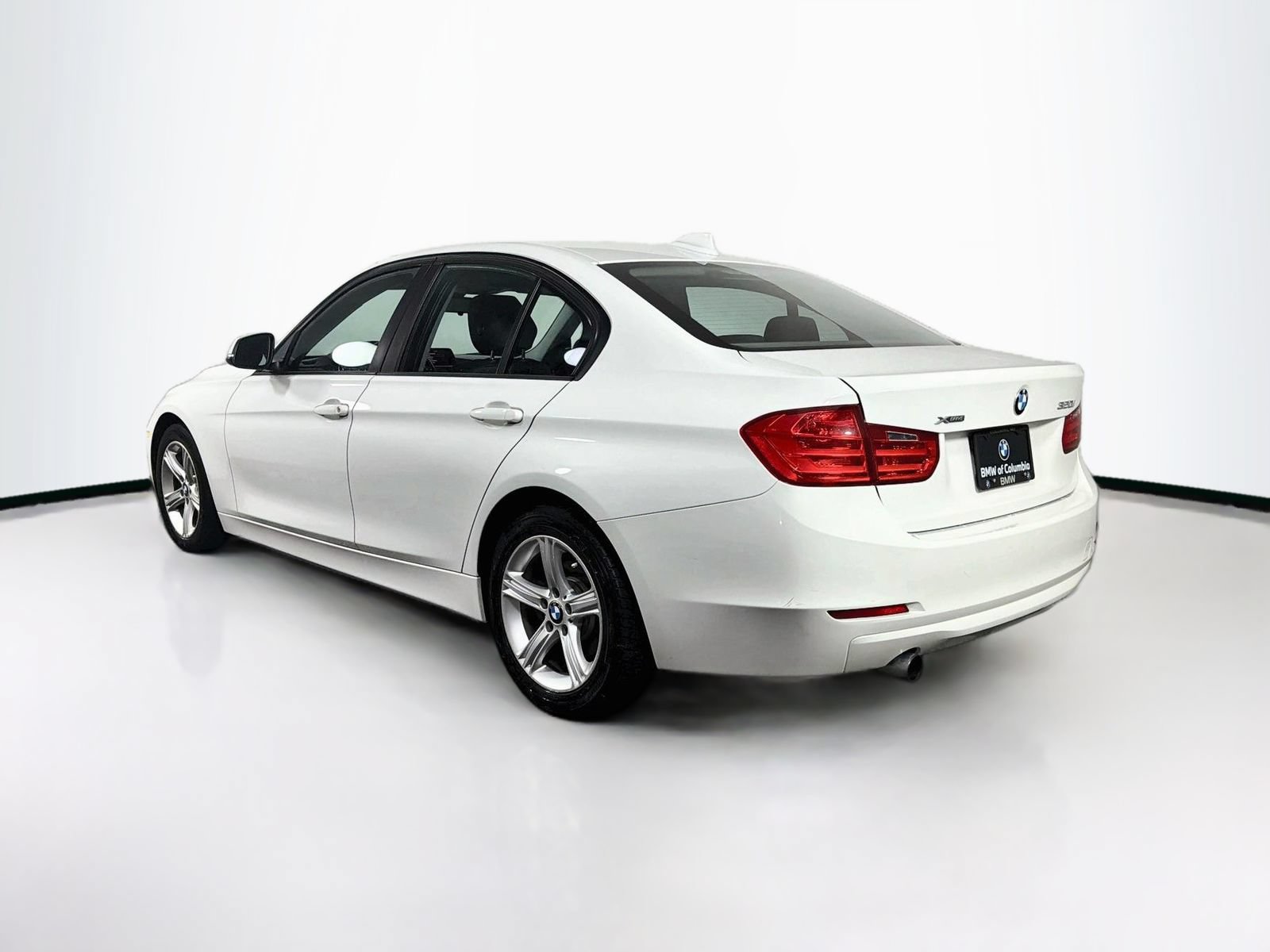 Used 2014 BMW 320i xDrive Sedan AWD/4WD image 5