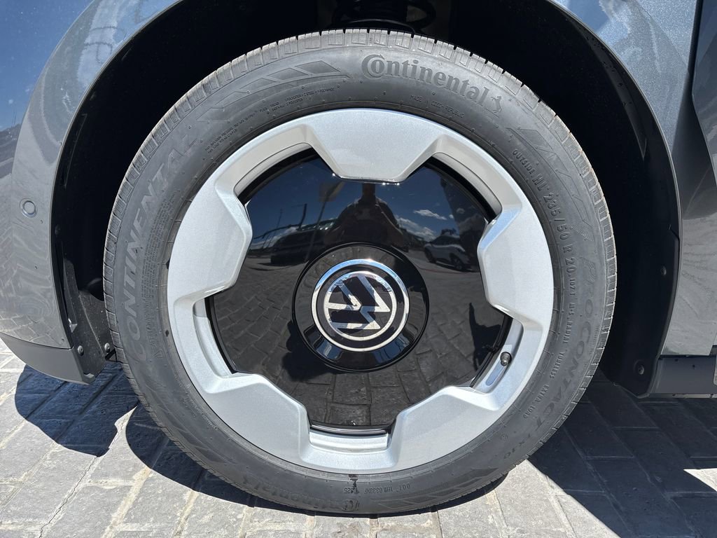 New 2025 Volkswagen ID. Buzz Pro S Plus AWD/4WD image 27
