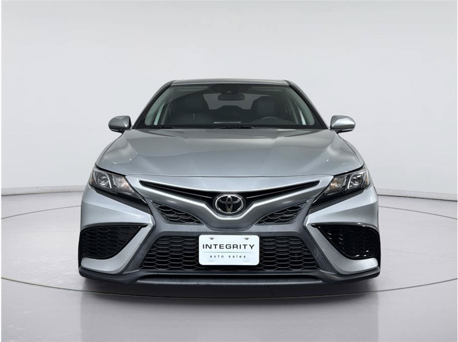 Used 2022 Toyota Camry SE w/ Carpet Mat Package (TMS) FWD image 8