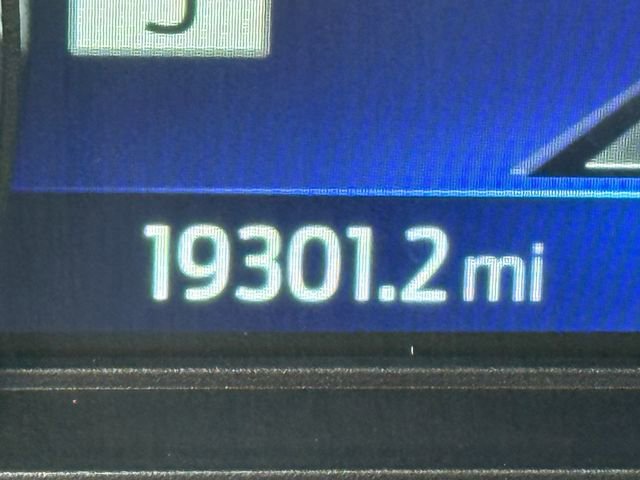 Used 2022 Ford Explorer XLT w/ Equipment Group 202A image 18