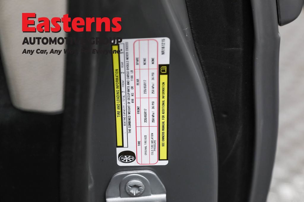 Used 2022 Chrysler Pacifica Touring-L image 35