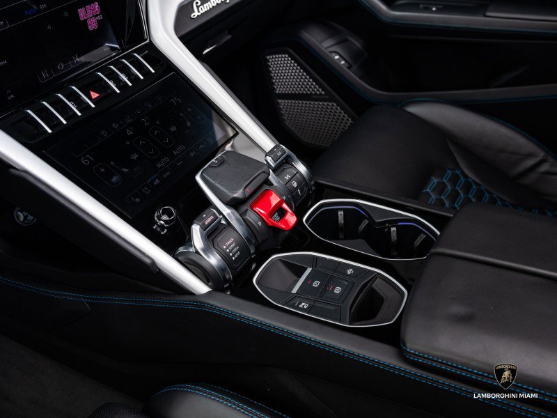Used 2020 Lamborghini Urus image 25