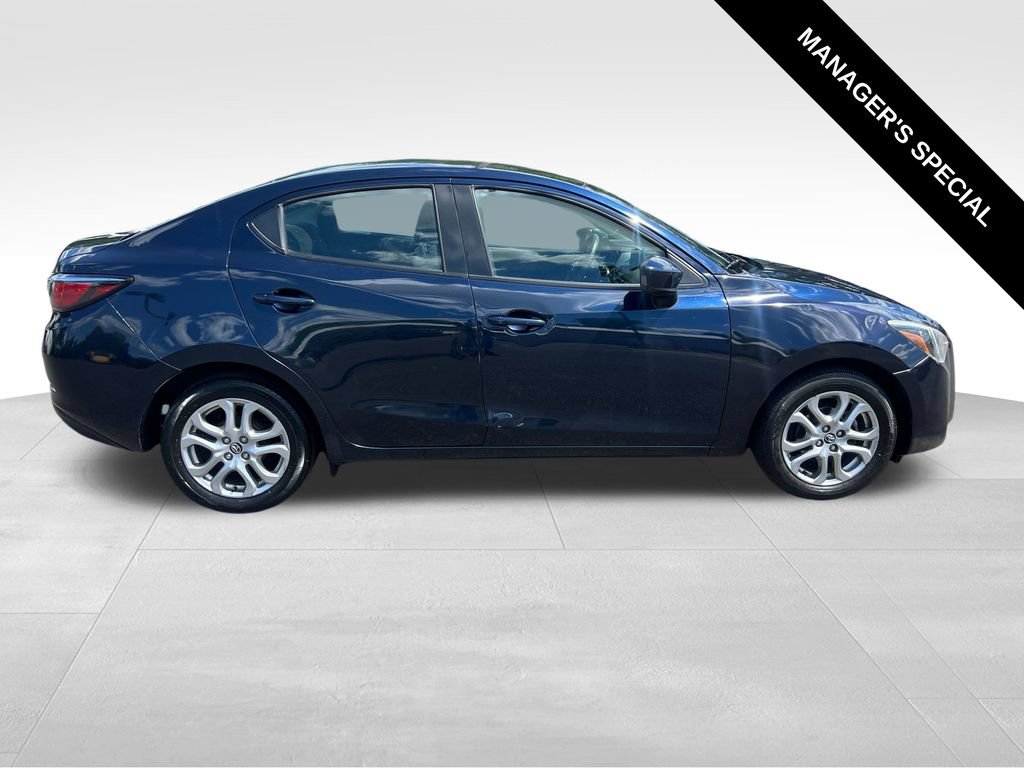 Used 2017 Toyota Yaris iA FWD image 8