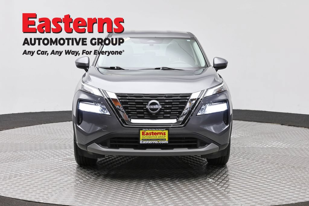 Used 2023 Nissan Rogue SV AWD/4WD image 2
