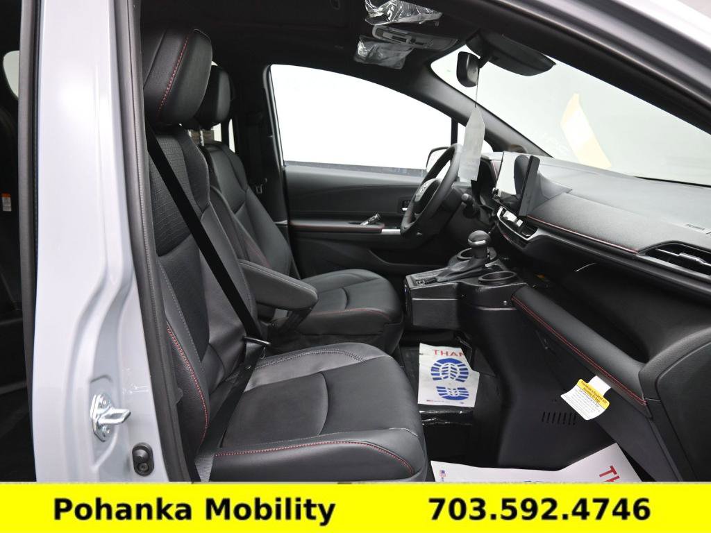 Used 2026 Toyota Sienna XSE image 22