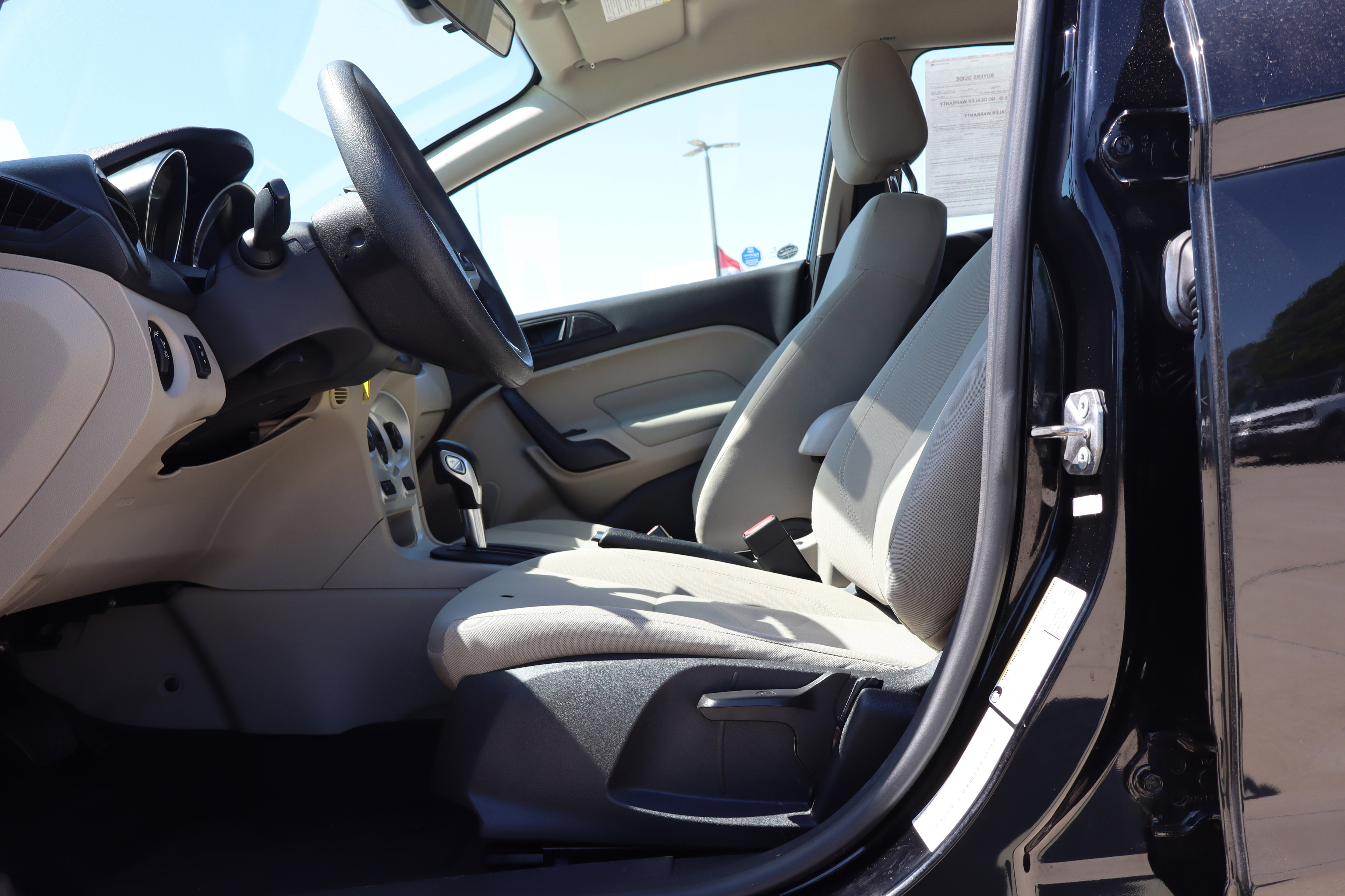 Used 2018 Ford Fiesta SE w/ Cold Weather Package FWD image 9