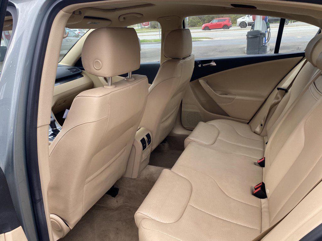 Used 2006 Volkswagen Passat Value Edition image 14