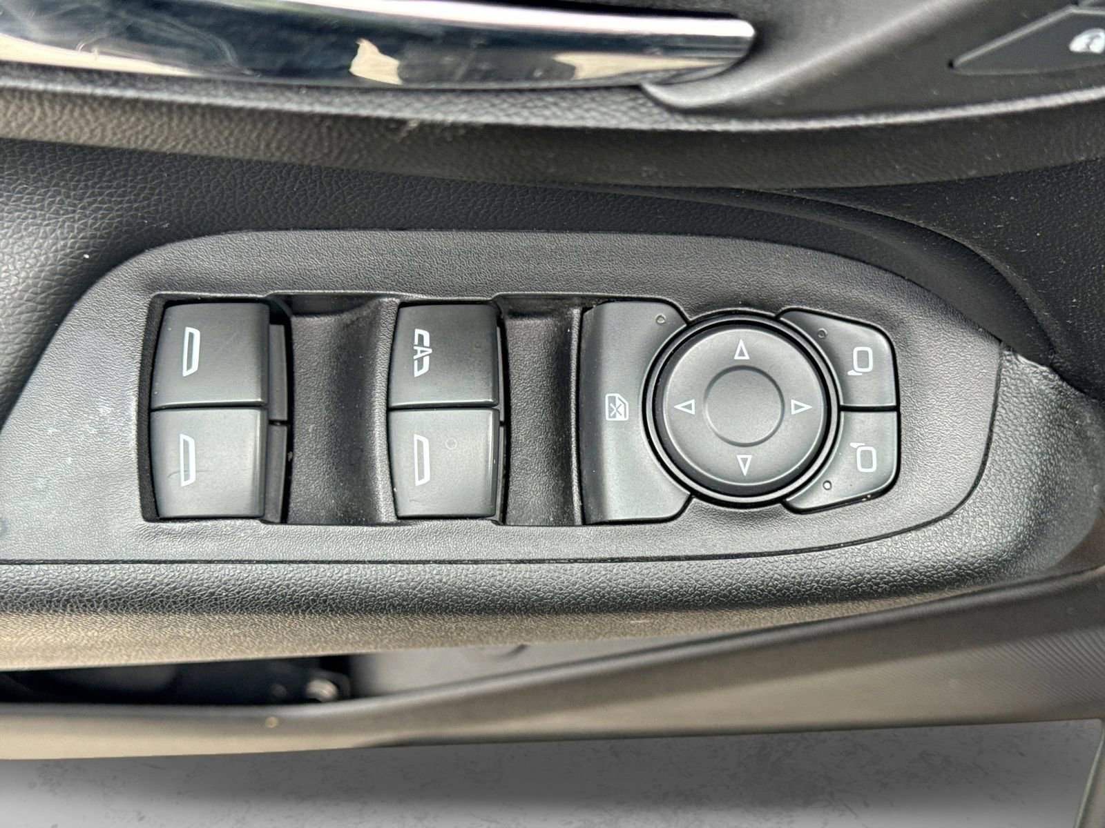 Used 2019 Chevrolet Equinox LT image 13