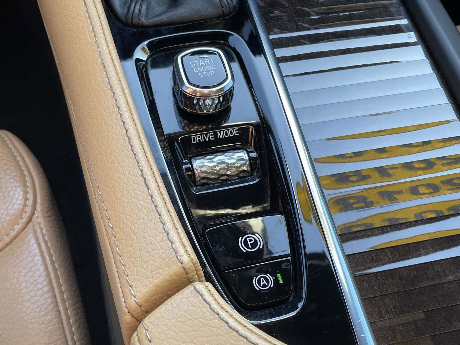Used 2018 Volvo S90 T5 Momentum w/ Convenience Package FWD image 30