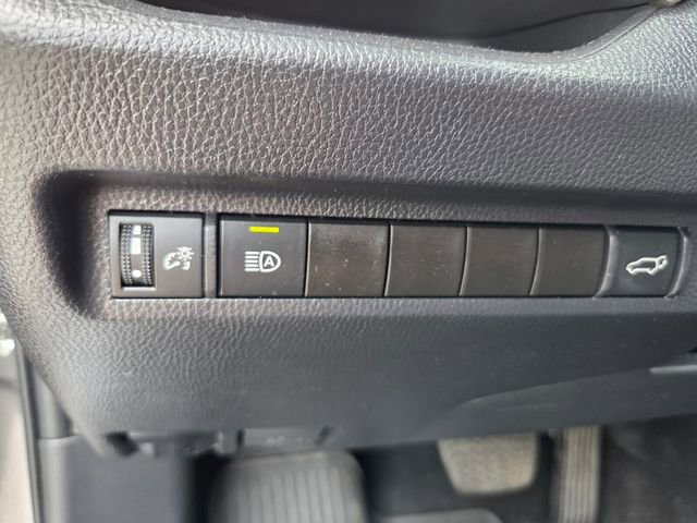 Used 2023 Toyota RAV4 XLE Premium image 21