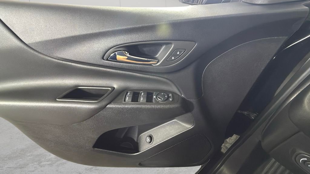 Used 2023 Chevrolet Equinox LT image 18
