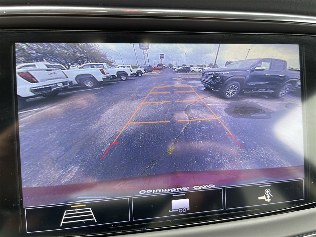 Used 2020 Buick Enclave Essence w/ Sound and Sites Package image 17