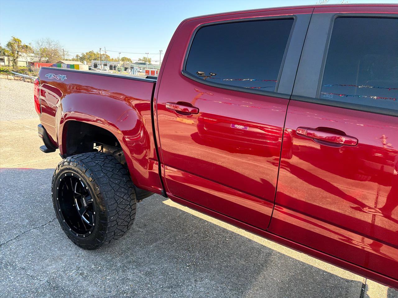 Used 2021 Chevrolet Colorado LT AWD/4WD image 9