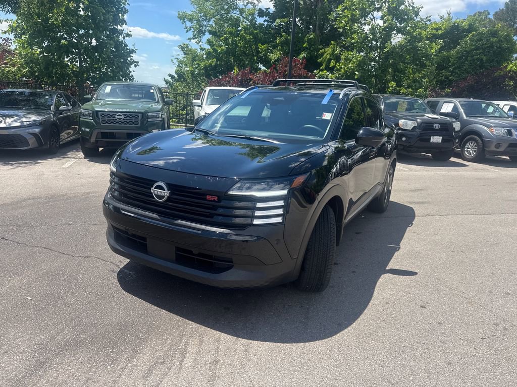 Used 2025 Nissan Kicks SR FWD image 3