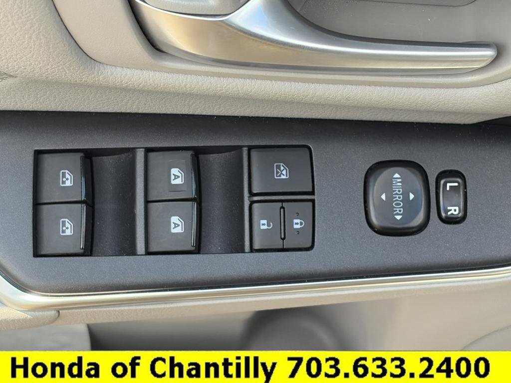 Used 2016 Toyota Camry XLE w/ Moonroof Package FWD image 23