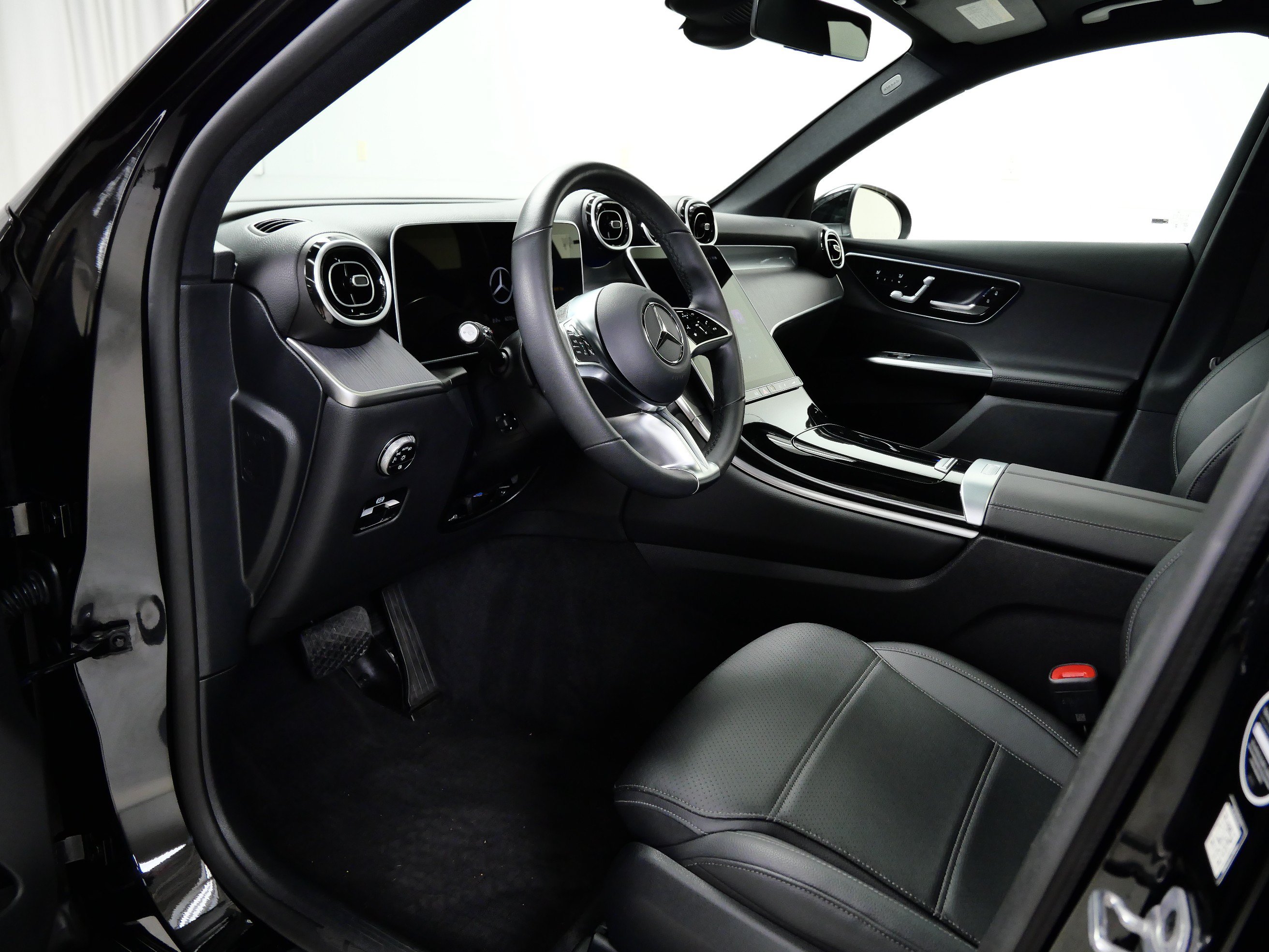 Certified 2026 Mercedes-Benz GLC 300 4MATIC image 14