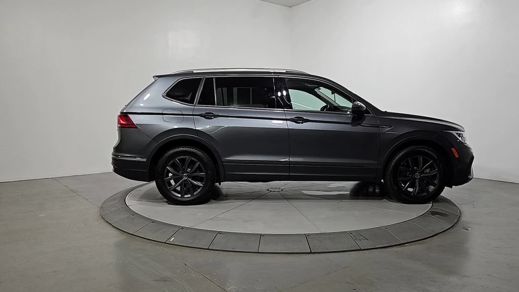 Used 2022 Volkswagen Tiguan SE AWD/4WD image 6