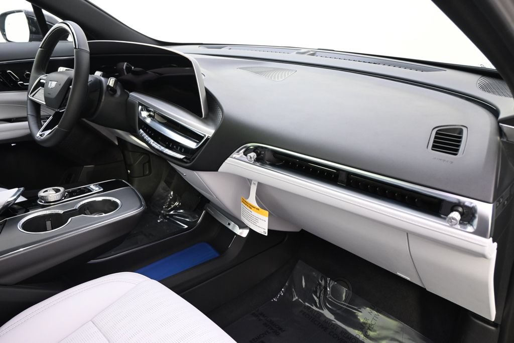 New 2026 Cadillac Lyriq Luxury AWD/4WD image 15