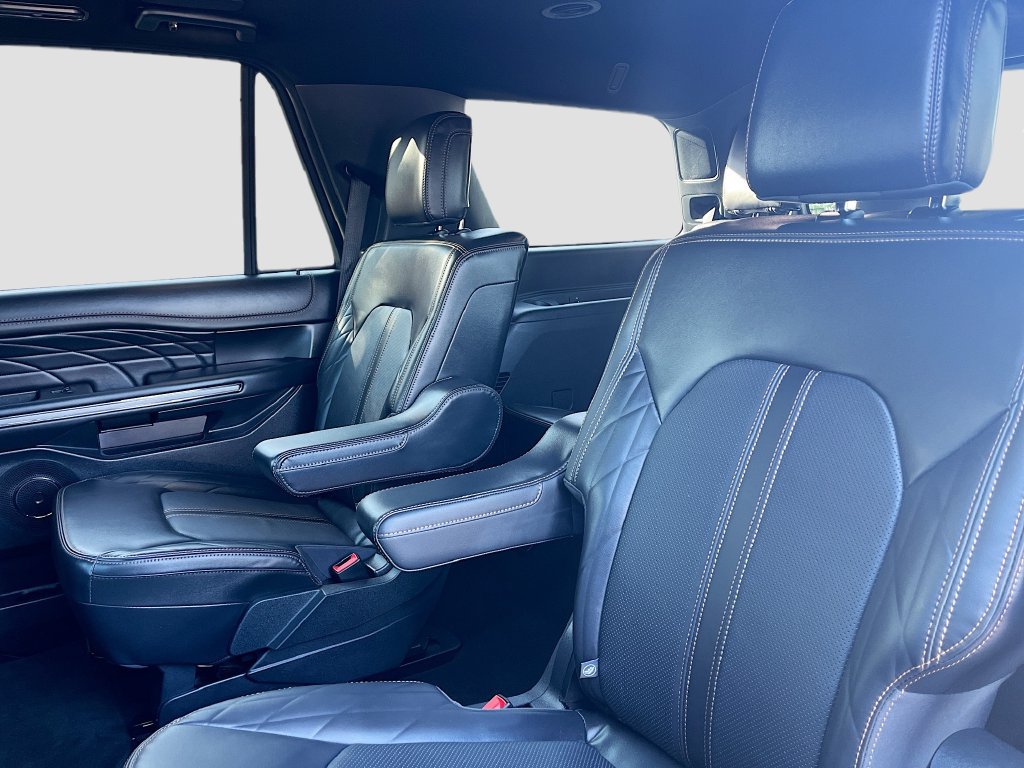 Used 2024 Ford Expedition Platinum RWD image 26