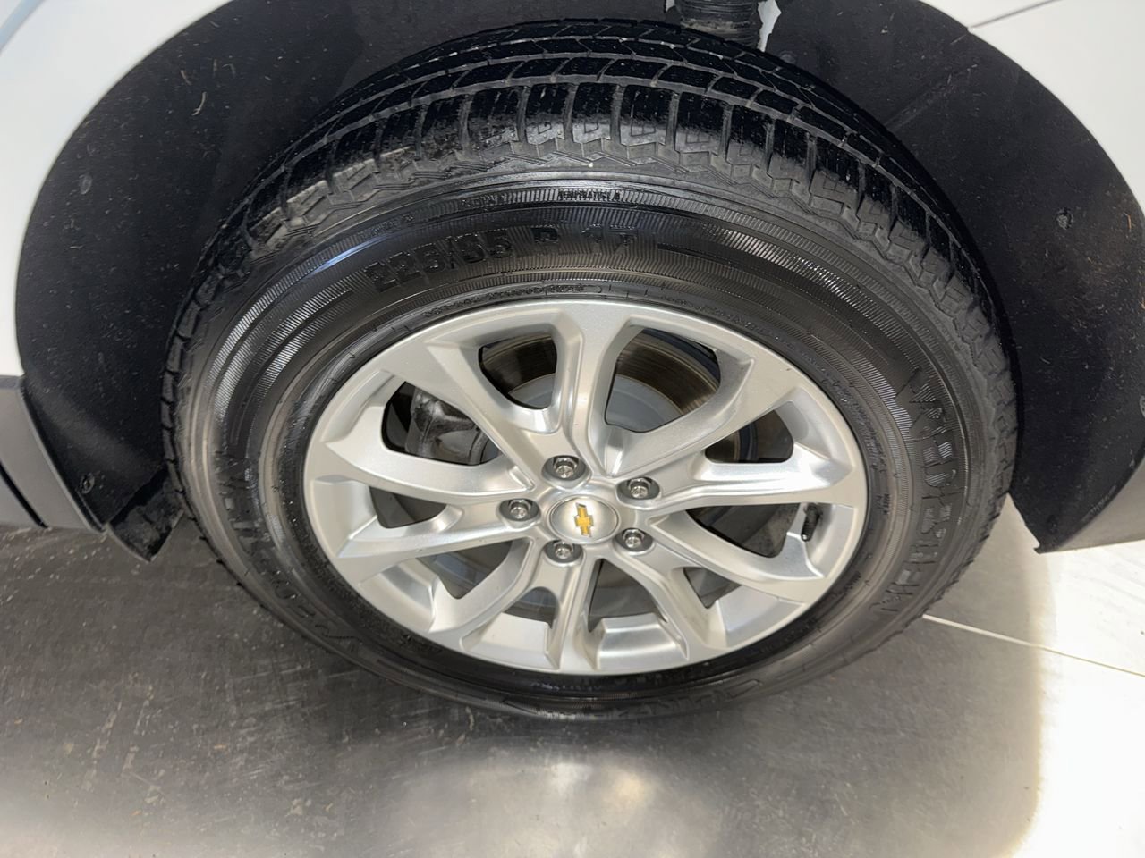 Used 2020 Chevrolet Equinox LS w/ LS Convenience Package image 12