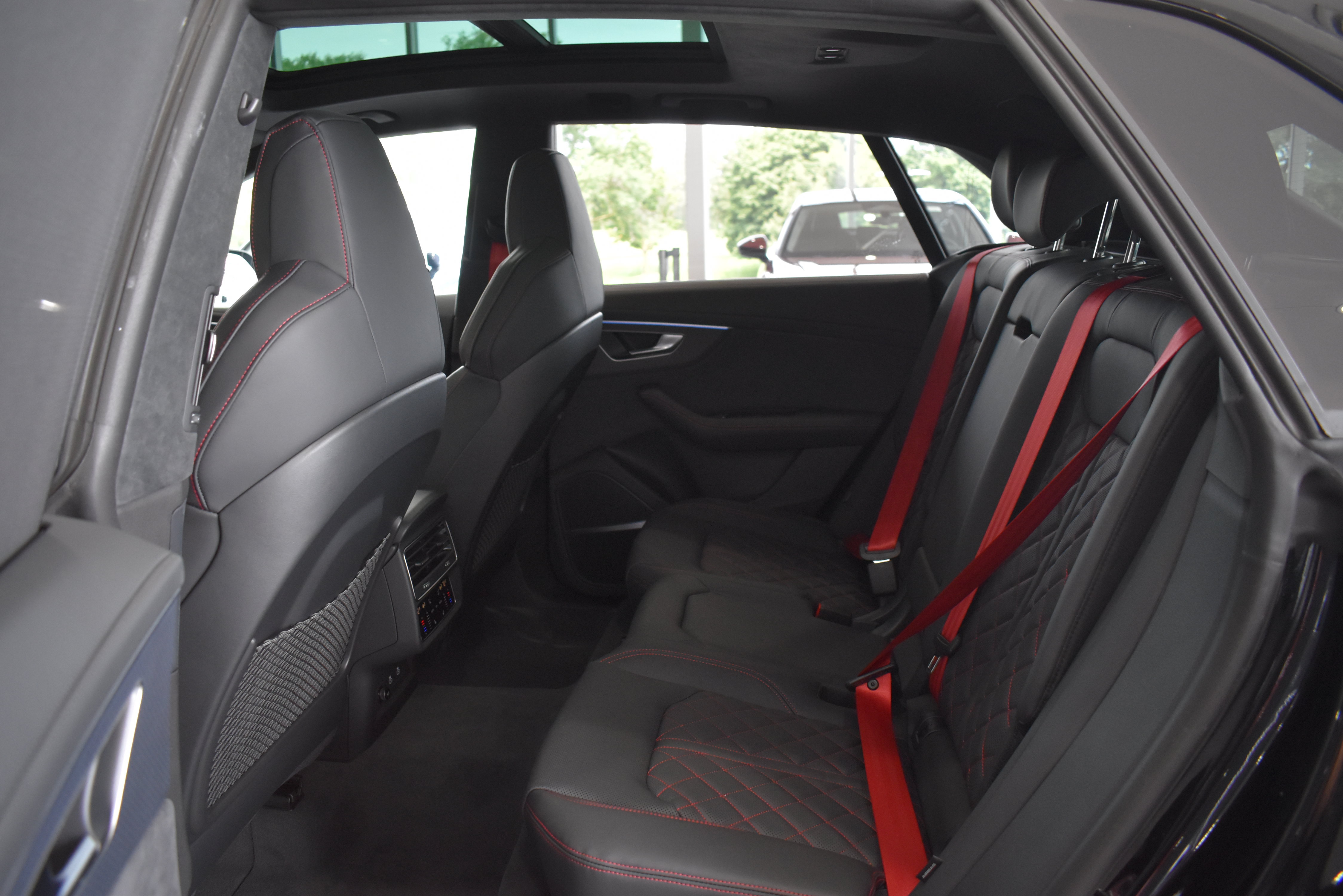 New 2026 Audi SQ8 Prestige AWD/4WD image 28